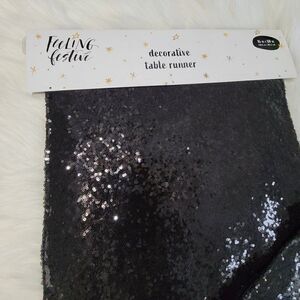 2006   FEELING FESTIVE Decorative Sequin Table Runner NWT